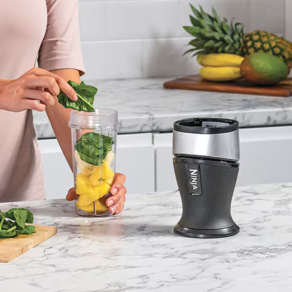 Mélangeur et machine à smoothies Slim Nutri Ninja 700W – QB3001EUS – Argent