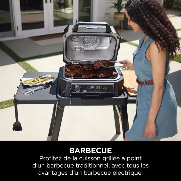 Barbecue électrique et fumoir Ninja Woodfire Pro XL avec thermosonde Smart Cook, support et housse