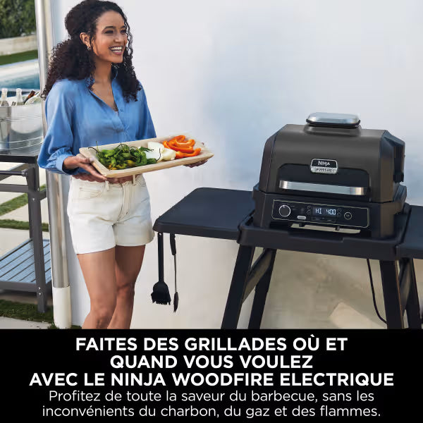 Barbecue électrique et fumoir Ninja Woodfire Pro XL avec thermosonde Smart Cook, support et housse